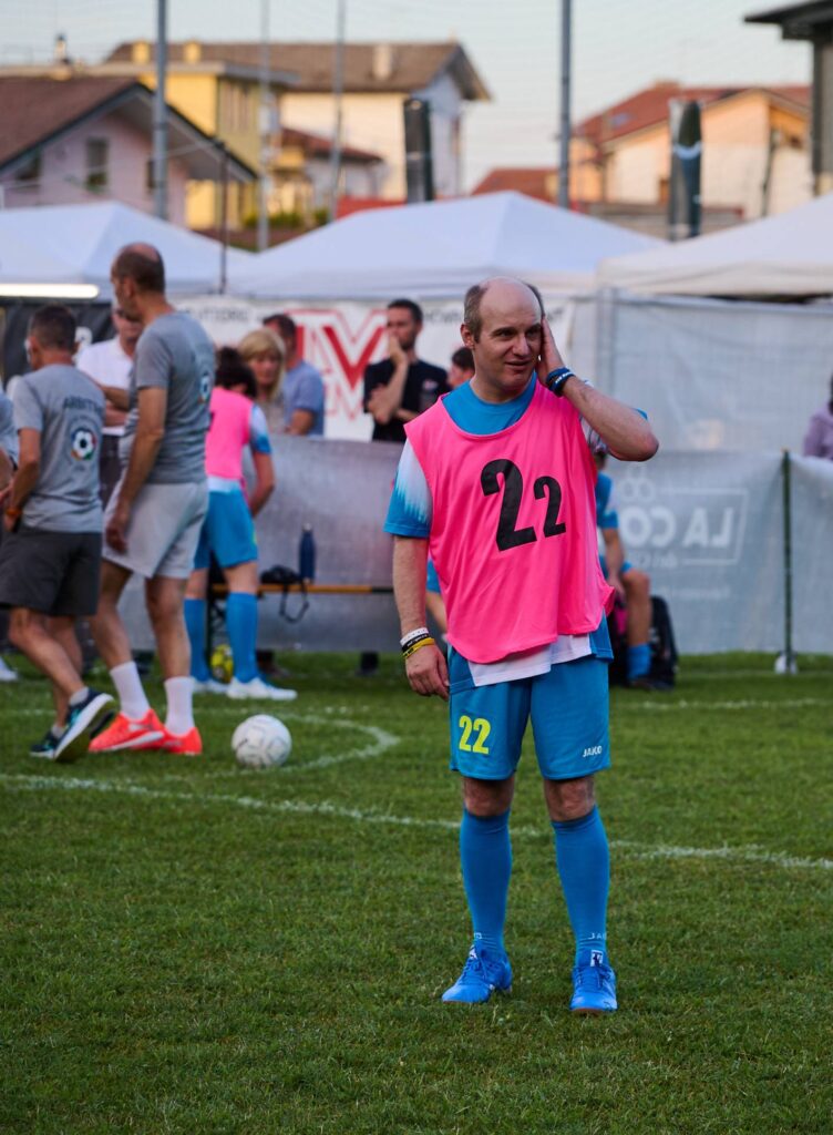 Alex De Tomasi in campo pronto a giocare
