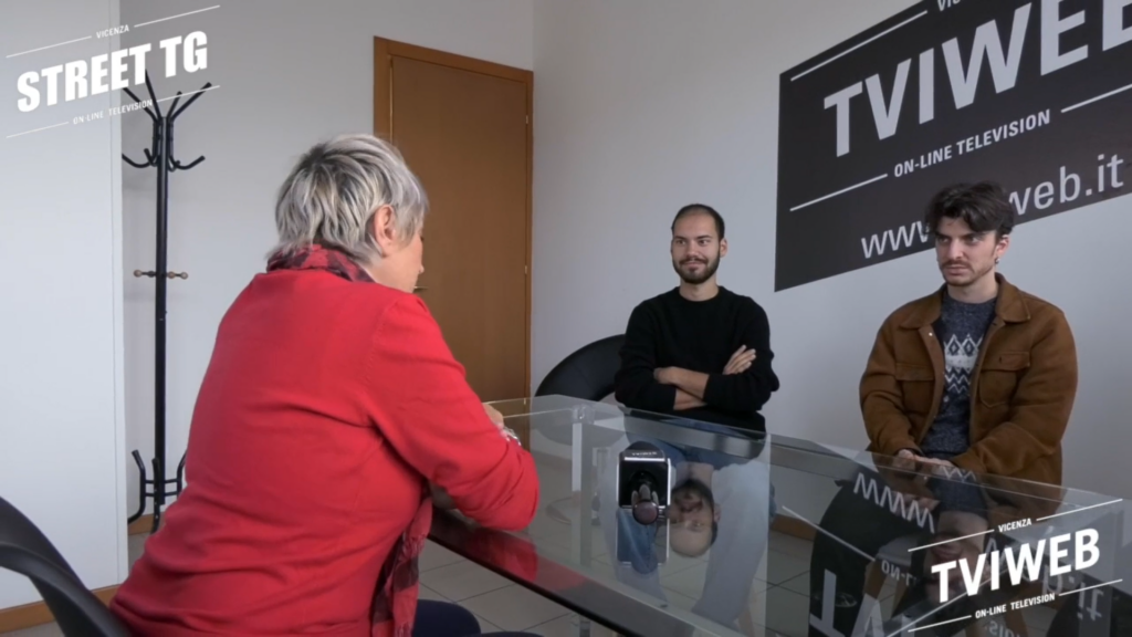 Michele Sebastiani e Alberto Valdesolo fotografati durante l'intervista fatta da Elisa Santucci di TViWeb