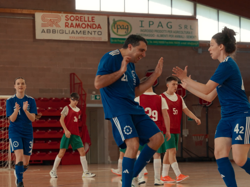 Davide Sciavilla esulta per il suo gol insieme a Sara Garbin 